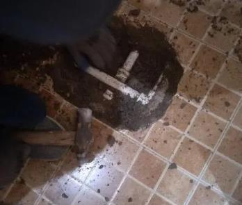 张家界市卫生间漏水维修公司为您分享下卫生间渗水如何处理及注意事项